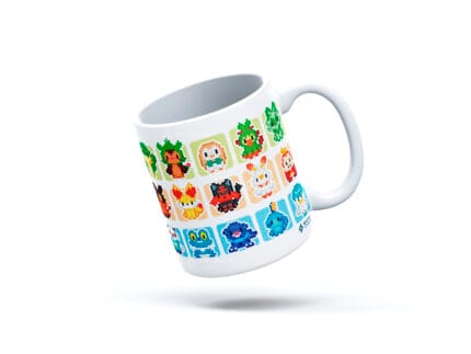 Taza de cerámica PokePixels con criaturas iniciales estilo pixel art